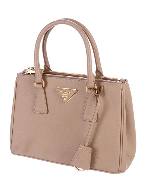 prada saffiano lux galleria shopping bag size|prada galleria bag mini.